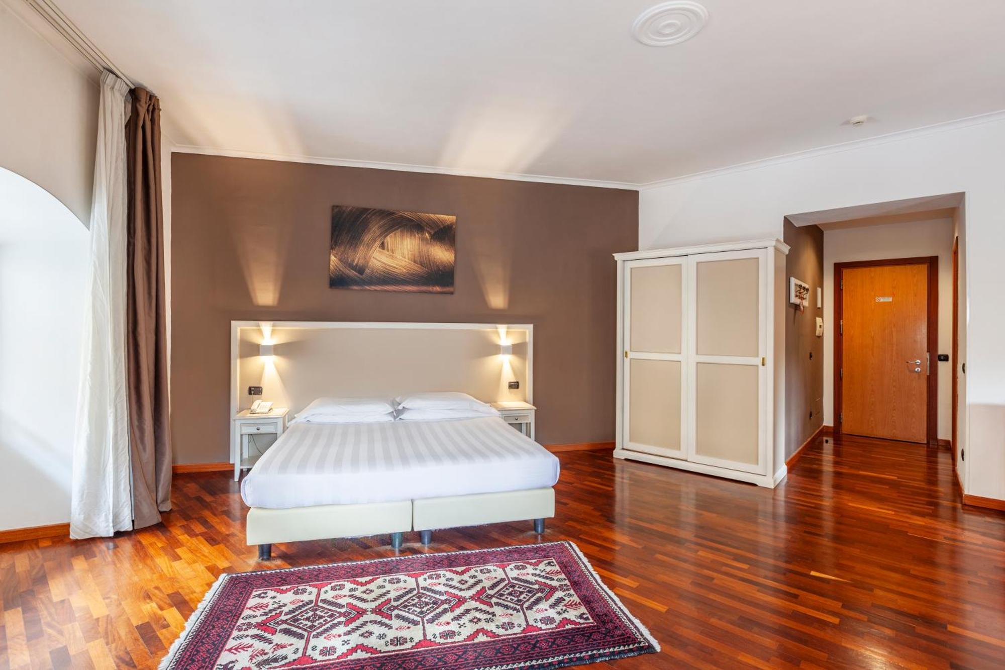 Inn Rome Rooms & Suites Екстер'єр фото