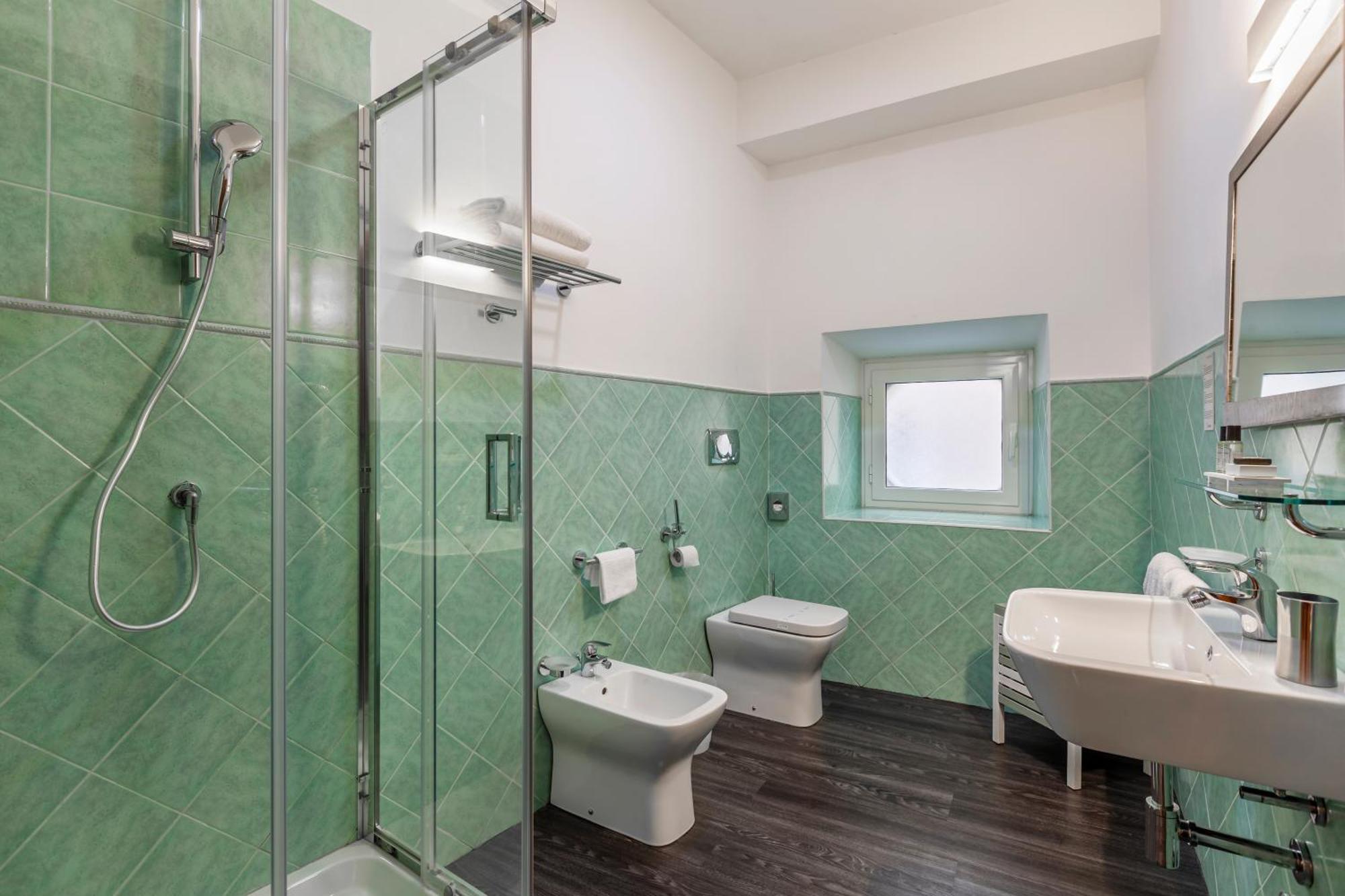 Inn Rome Rooms & Suites Екстер'єр фото
