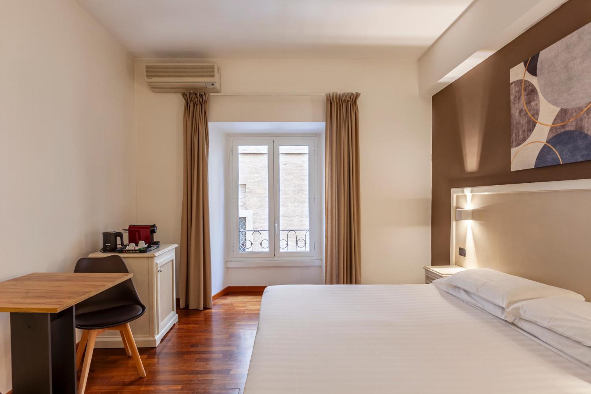 Inn Rome Rooms & Suites Екстер'єр фото