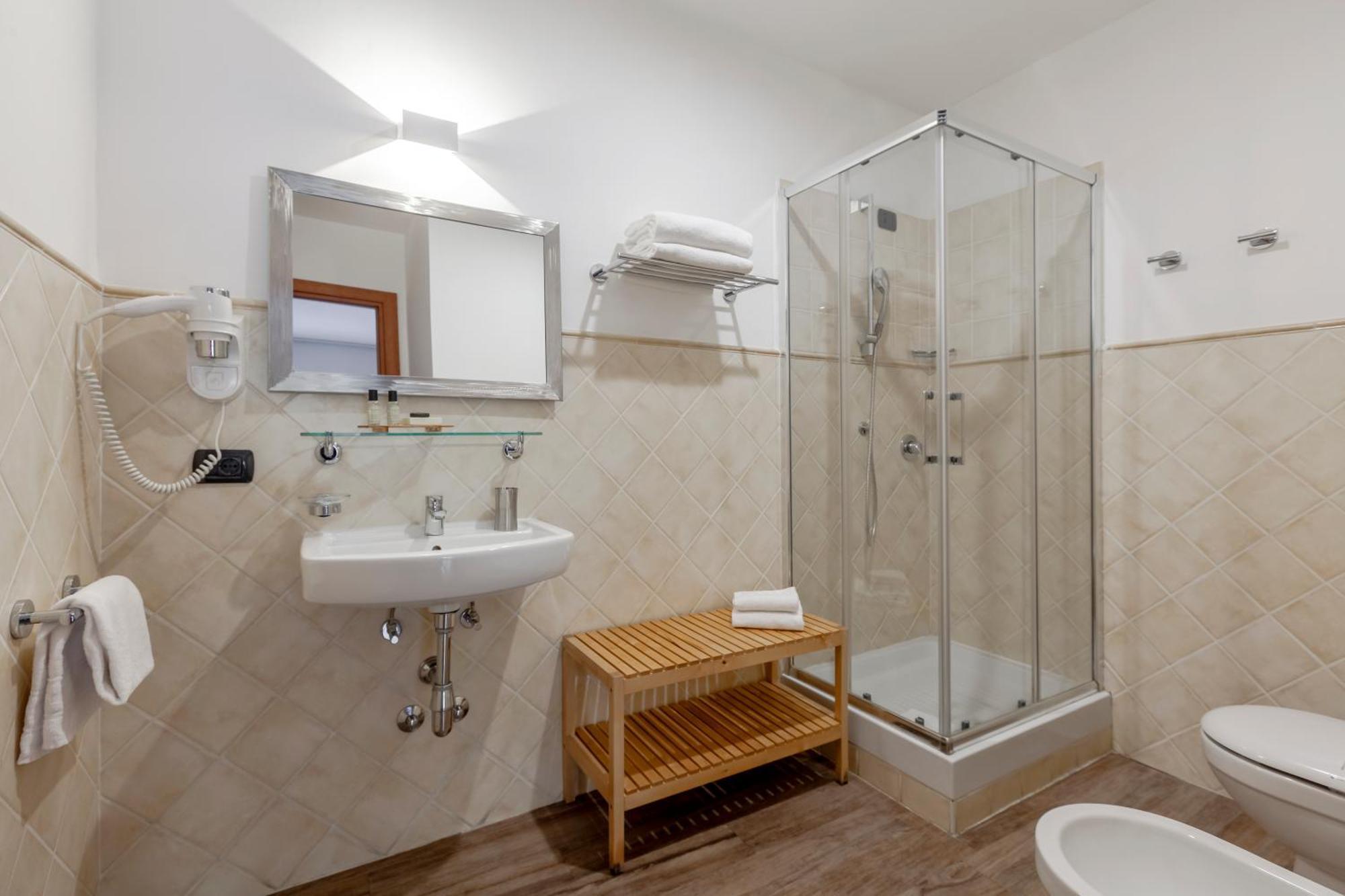 Inn Rome Rooms & Suites Екстер'єр фото