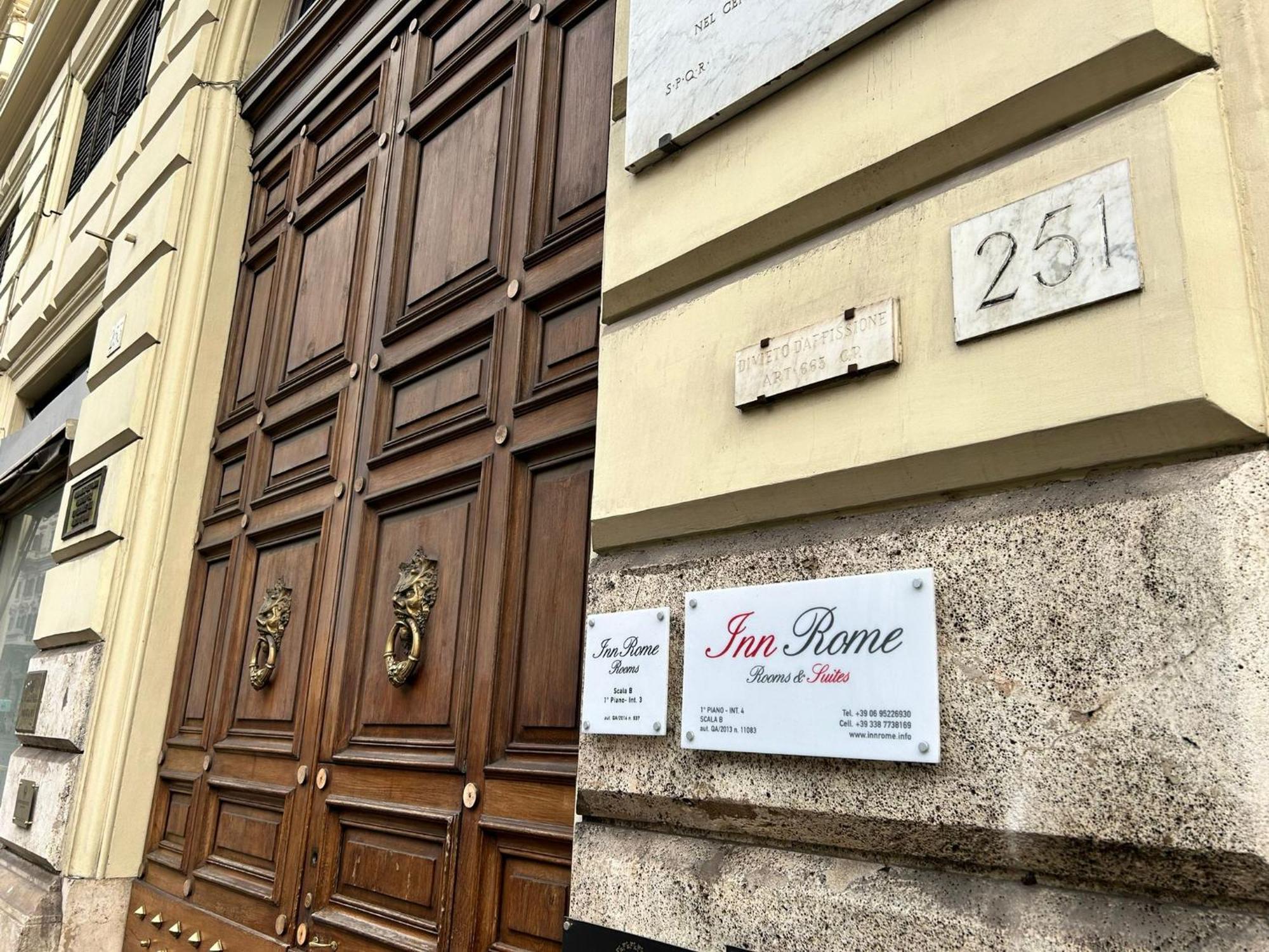 Inn Rome Rooms & Suites Екстер'єр фото