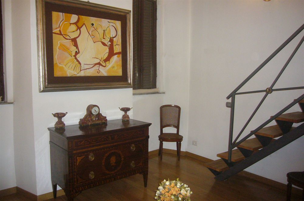 Inn Rome Rooms & Suites Екстер'єр фото
