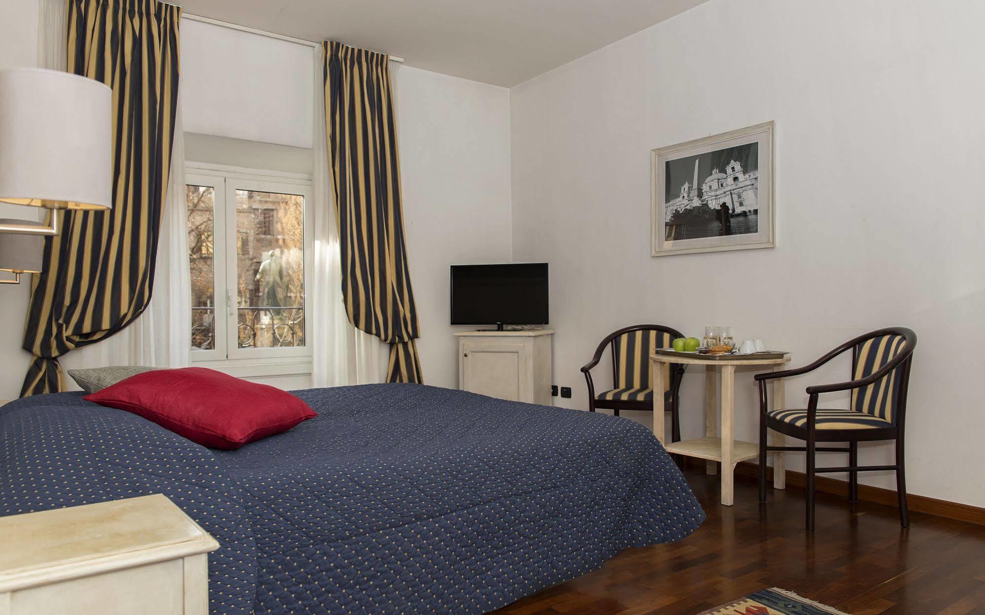 Inn Rome Rooms & Suites Екстер'єр фото