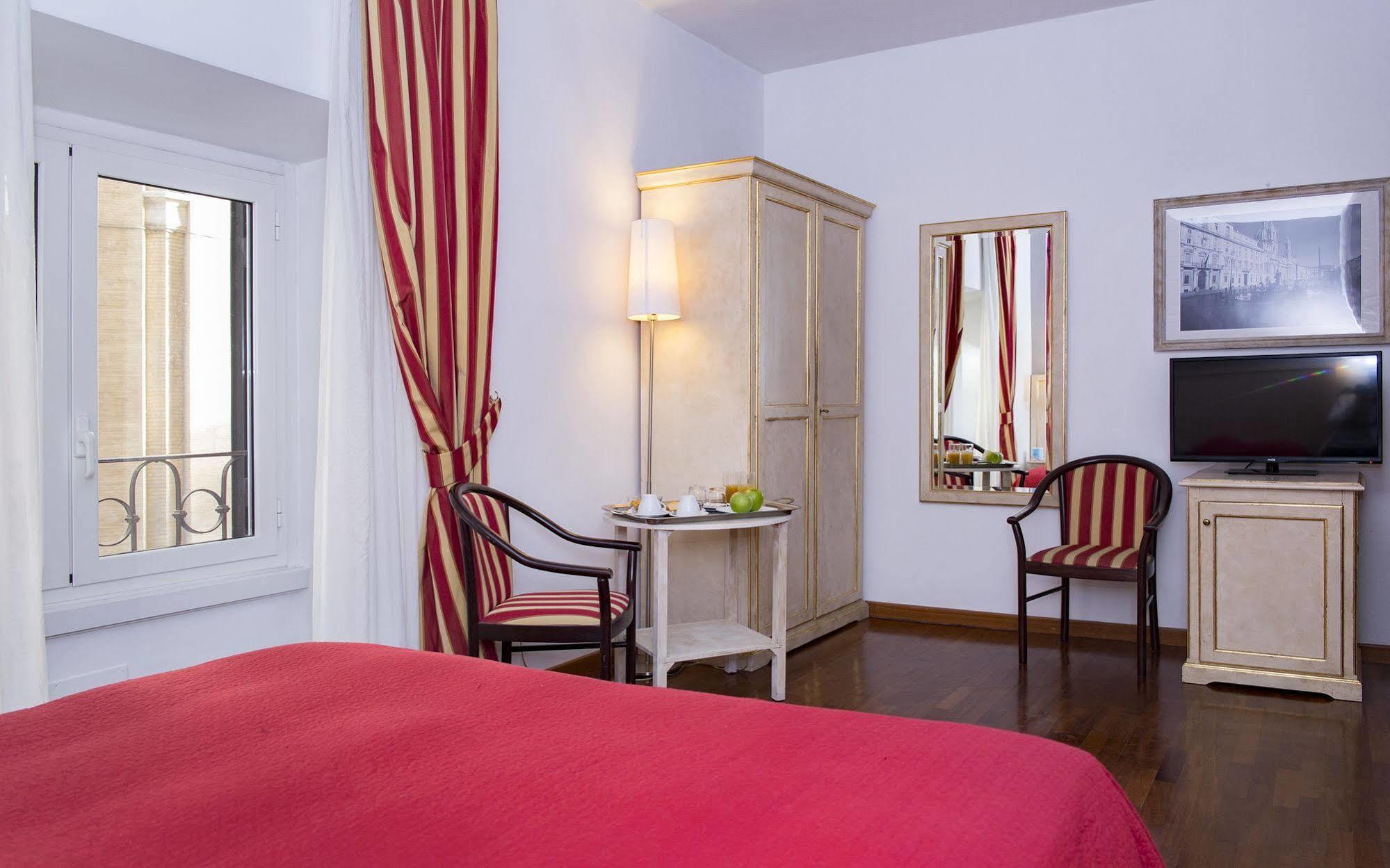 Inn Rome Rooms & Suites Екстер'єр фото