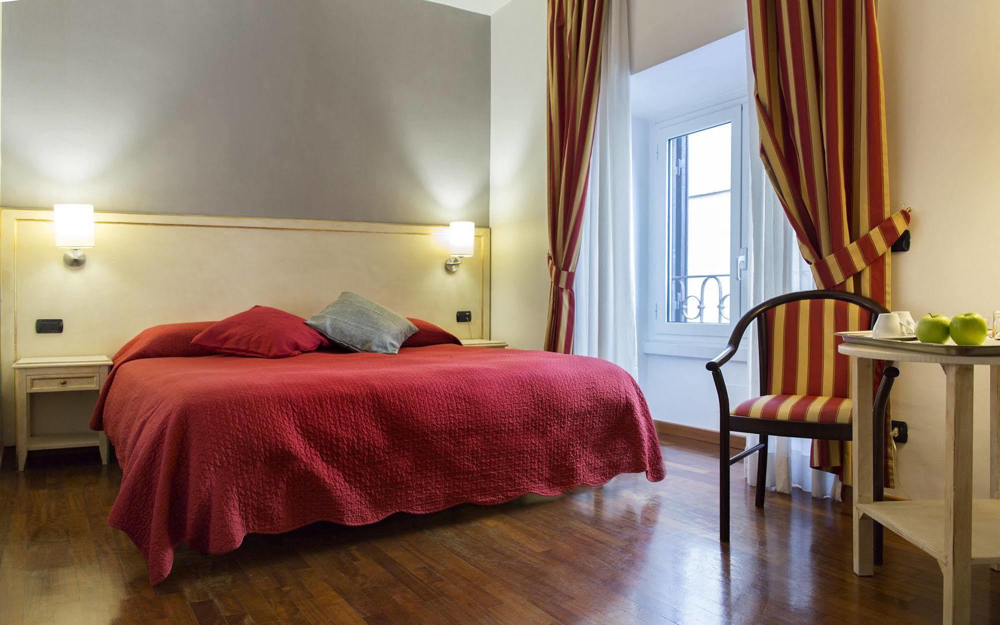 Inn Rome Rooms & Suites Екстер'єр фото